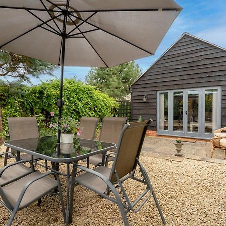 Buff Lodge Tackley المظهر الخارجي الصورة