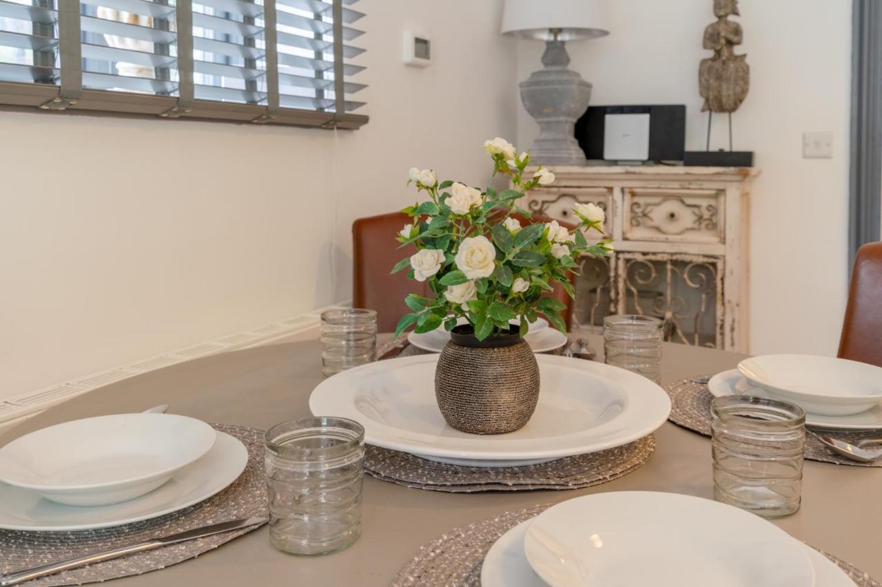 Buff Lodge Tackley المظهر الخارجي الصورة