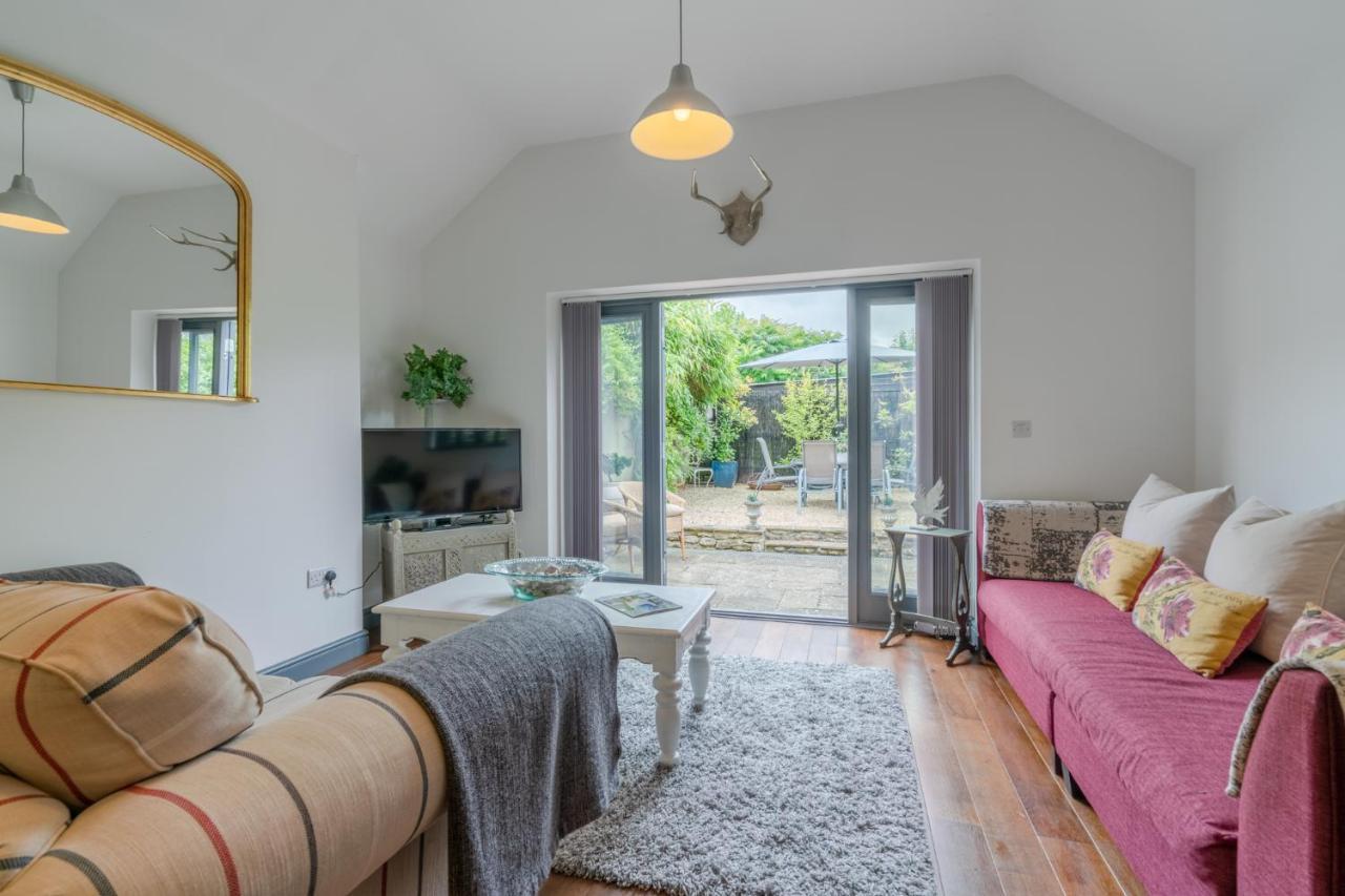 Buff Lodge Tackley المظهر الخارجي الصورة