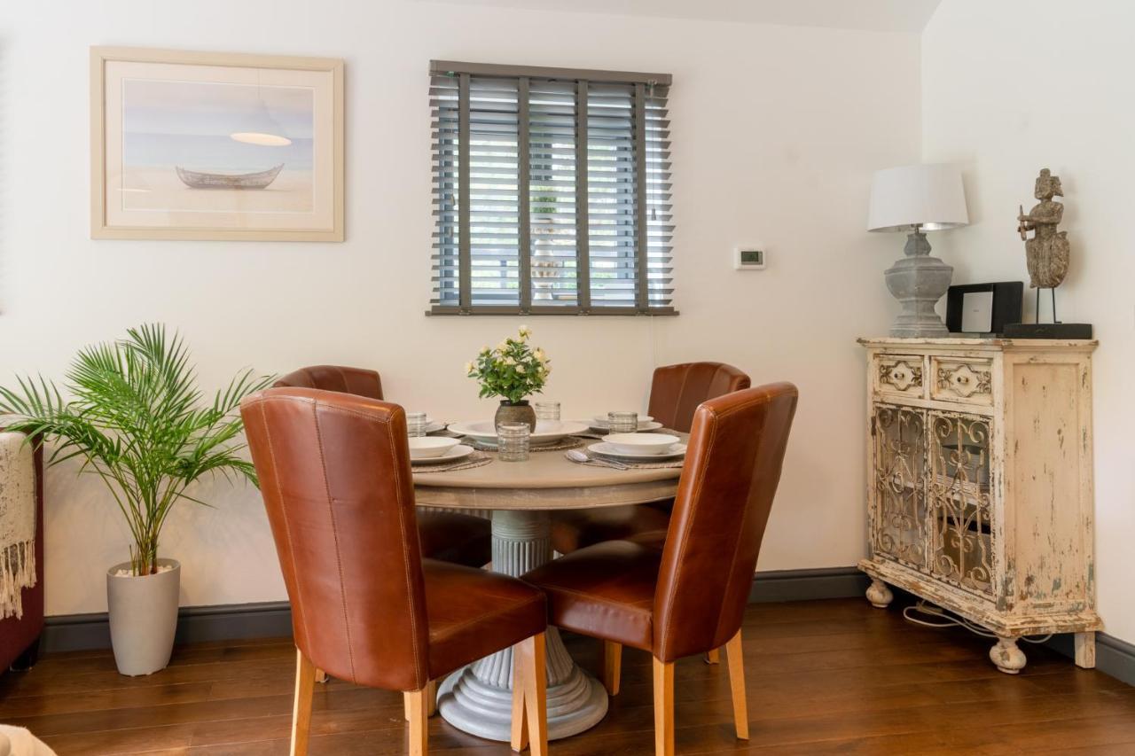 Buff Lodge Tackley المظهر الخارجي الصورة