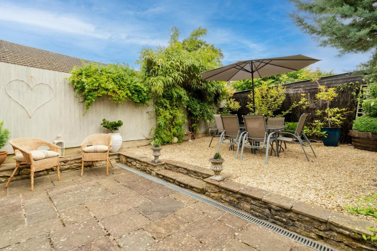Buff Lodge Tackley المظهر الخارجي الصورة