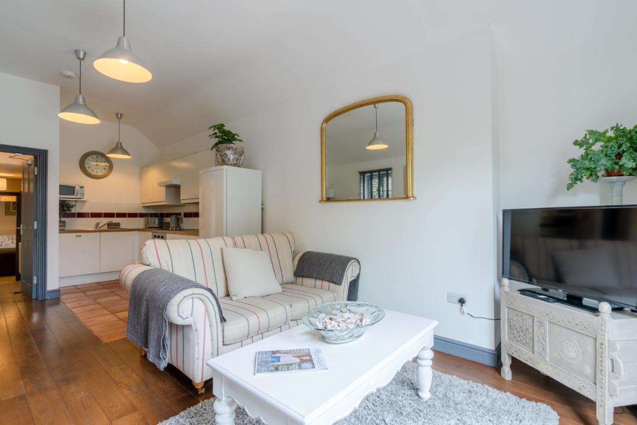 Buff Lodge Tackley المظهر الخارجي الصورة
